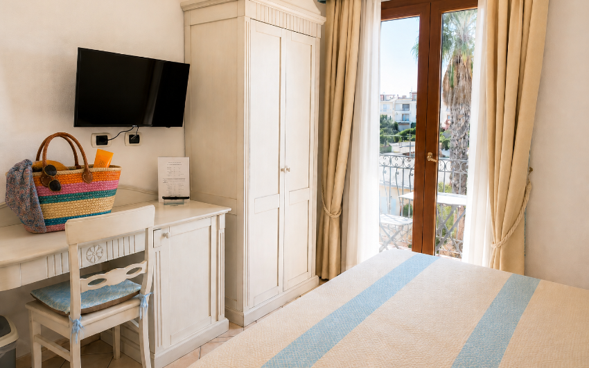Room in the Dépendance Hotel Faro di Molara