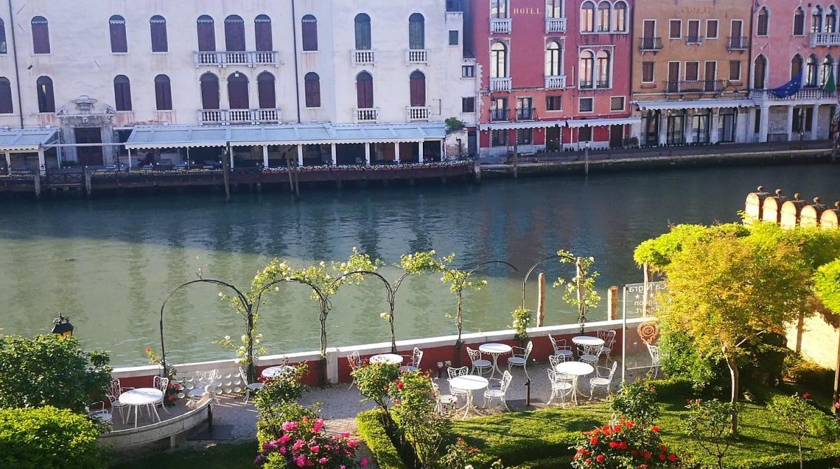                                                                                      Venetian Aperitif in the Garden on the Grand Canal