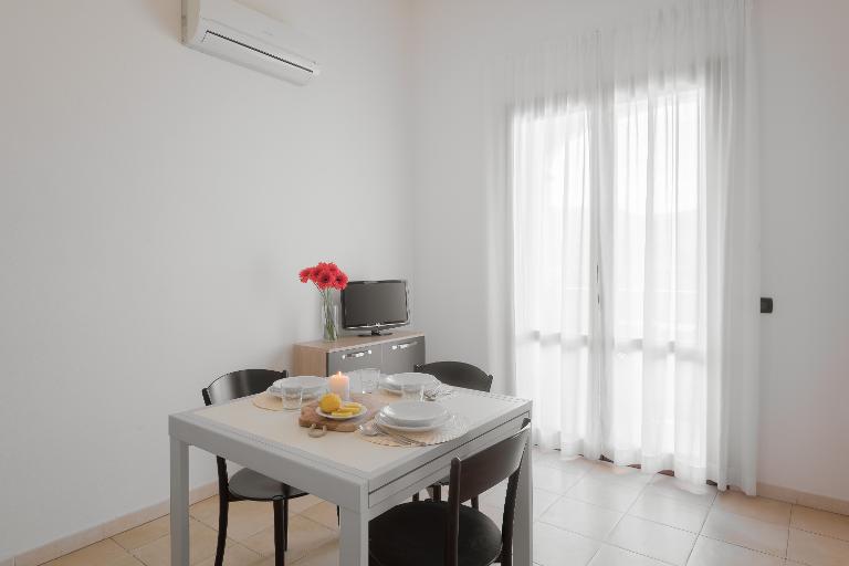 Residence Le Fontane - Appartamento una camera da letto (3 persone)*, Villasimius (Sud Sardegna)