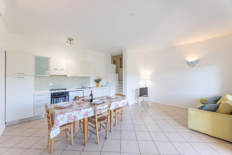 Residence Ea Bianca - Apartment mit Drei Schlafzimmer (8 personen), Baja Sardinia (Sassari)